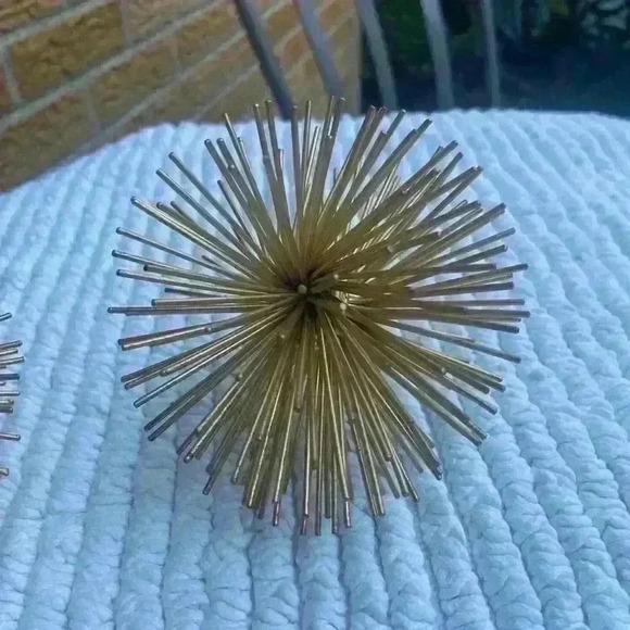 Gold Sea Urchin or Sunburst, Table Top approx. 4” tall and wide. - Picture 1 of 2